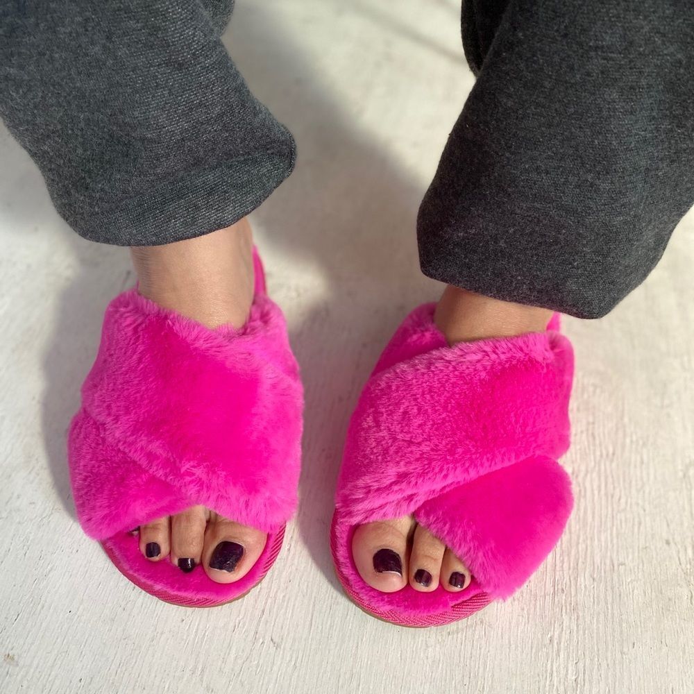 Hot Pink Faux Fur Slides - Picture 3 of 4